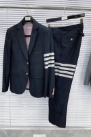 出街必备 Tb色织西服套装 藏蓝金扣 100%色织四杠羊毛面料 珠边装饰 高定Nx西服代工厂P出货 速度是慢了一点 但贵在精工细琢 版型修身挺阔 买西装必选Tb