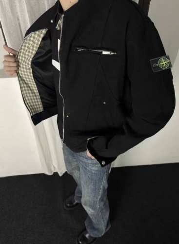 Stone Island 2025Ss 石头岛解构立领哈灵顿夹克外套 2025年石头岛又一巨作 将外层的水洗帆布与内里雅致格纹镶边结合 全身30+个解构拼接裁片