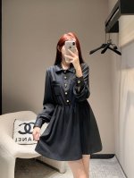 P360 Celin* 25Ss早春新款 珠片翻领连衣裙丨独家高版出品！手工珠片缝制褶皱收腰连衣裙 气质时髦 珠片领口与袖口搭配装饰口袋边 整体协调魅力 非常有