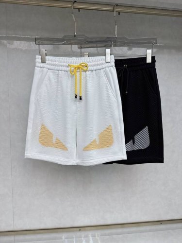 芬迪 2025夏季新款男士休闲短裤，高级定制面料透气面料 透气弹力舒适度极高，细节无可挑剔，顶级辅料配备，原版Logo设计理念，手感细腻柔软！上身版型超赞！尺码