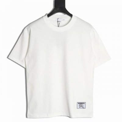 burberry 巴宝莉 25Ss 下摆标签短袖T恤 面料采用定制240G 26支特滑双股精棉平纹高密无尘全棉布料。前幅高密度加厚，走线平整，代工品质，全套定制