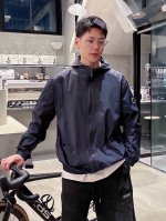 蒙口 新款防晒服 穿着性极高 百搭款 定制防晒面料具有良好的透气性 手感软糯舒适 款式简约而时尚 上身效果挺括有型 穿着起来更加高级 防晒面料不仅能遮挡紫外线对