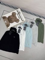 官网刺绣同款 Arc'teryx始祖鸟 Squamish系列防晒轻薄风壳皮肤衣 产品特性： 透气，轻量，耐用 ，功能多样，防泼水 Squamish连帽衣久经考验