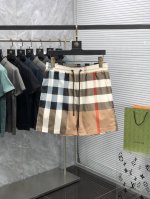 巴宝莉 夏季新款沙滩裤，五分短裤！官网同步 原版1-1复刻，做工精细，原版五金 精选优质聚酯纤维面料、手感细腻，夏季必备单品、上身效果超帅气，超真实拍摄、零距离