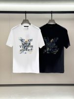 p210，Louis Vuitton/路易威登，2025夏季最新款，专柜同步有售，原单狠货，时尚休闲圆领短袖T恤，上身很有特点！吸睛而有亮点，进口原版面料，顶级