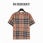Burberry 巴宝莉 格纹针织套装短袖T恤 原版短袖7700，72%羊毛28%化纤，原版三种颜色定染纱线。 12针进口电脑织机，三种纱线交织在一起形成的颜色