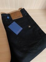 驴牌 男士时装款牛仔裤，香港洋行渠道货，高端日本代工出品，春夏新品，重磅王牌产物！ 通体设计符合驴家美学基调，后袋处饰有当季全新老花图案，颇具艺术性，以精美刺绣