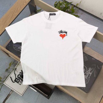 上新 款号：Tx265 2025新款Stussy斯图西爱心字母图案Logo印花休闲情侣短袖T恤，轻奢高级，上身效果，绝绝子，采用250克纯棉面料，全套定制辅料，