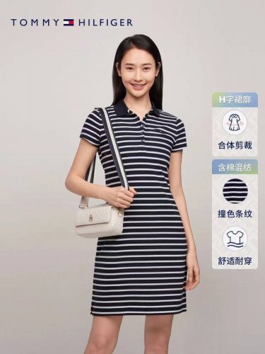 更多细节图展示！ 汤米G网同款女子连衣裙2025夏季新款时尚优雅显瘦针织连衣裙女。 定织款 汤米Tommy拼条纹连衣裙 不如跟随春天的脚步轻轻松松换上一件活力又