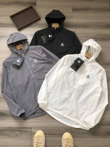 Kailas丨凯乐石 三色3D立体徽标Logo胶印 男女款拉链连帽皮肤衣防晒服外套. 颜色：白色 黑色 灰色. 材质：防水防晒聚酯纤维面料 防晒Upf80+.