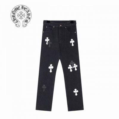 解锁高端时尚，款号：K035 克罗心城市限定神裤 Chrome Hearts Ch城市限定系列瞩目上新，这款为成都量身定制的梵文十字贴布拼皮牛仔裤，将潮流与地域