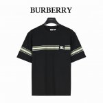 burberry 巴宝莉 25Ss 条纹印花战马刺绣短袖T恤 平织棉 T 恤衫，选用260G平织棉质面料打造+2X2配套螺纹， 区别于普通宽的面料克重，跟原版十