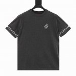 Louis Vuitton 路易威登 24Ss 提花字母Logo短袖 本款短袖圆领衫取材棉质针织，高级灰撞色提花标识铺陈其上。Marque 1 .Vuitton
