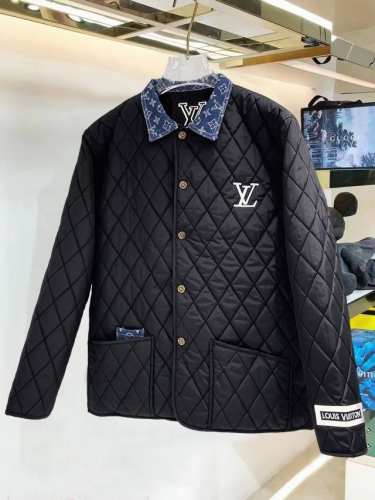 p490 路易威登Lv 三标齐全 新款羽绒棉衣加厚棉服外套，秀场新品品相非常完美，舒适保暖，色泽饱满诱人，非常出彩的设计，轻松将时髦感进阶，做工极为考究严谨，走