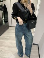 p260 valentino*2025爆款上新 重工定位洗水 分割设计裤脚翻边直筒牛仔裤 定制Yb斜纹棉牛仔材质 反复酵素水洗工艺处理 不易染色脱色 做旧复古感