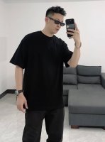 Gucci 古驰2025新款立体贴布刺绣短袖T恤男女同款 经典与时尚的邂逅，当简约笔触邂逅奢华基因，Gucci这款T恤应运而生。低调中暗藏锋芒，是时尚界永不过时