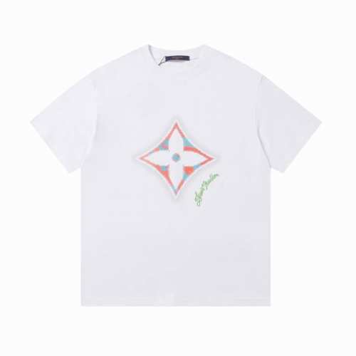 上新 高版本 Louis Vuitton 路易威登星星印花刺绣短袖 本款T恤为胸前融入明丽 3Dmonogram 花卉，再以手写体路易威登标识点明品牌身份。Ma