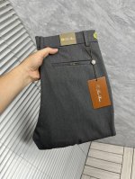 P250 ‘Lg休闲裤 西裤新款 高级定制裤子专用面料 定制原版五金 重工工艺打造 车工走线精细 定制面料 柔软舒适 质感显著 辅料精美 上身效果超赞 三标齐全