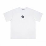 Luluemon 露露 25Ss 新款 字母彩色印花短袖 采用280克双纱面料.350克双纱罗纹领. 进口机器印花工艺 宽松版本.男女同款 颜色：黑色 白色 码