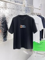 西太后* 顶级货品2025春夏新款首发专柜最新款短袖圆领T恤 高端订制 设计前卫时尚！品牌Logo重工艺设计 高端定制260克面料.手感柔软.穿着舒适.专柜级别