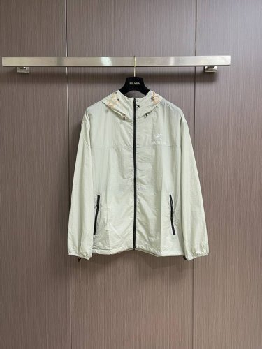 arcteryx 始祖鸟 2025Ss春夏新品，科技面料户外必备防紫外线高强弹力皮肤外套 每年都会出一款这种面的防晒衣老顾客都知道这种面料好穿 类似冰爽面料夏天