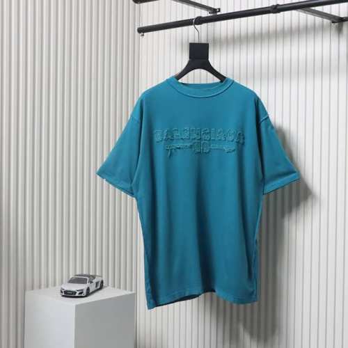 Balenciaga 巴黎世家 25Ss 贴布字母反缝破洞短袖独家280克定织定染布料 质感柔软舒适磨破工艺 反穿设计胸前字母双B贴布绣 Os落肩宽松版型 春夏