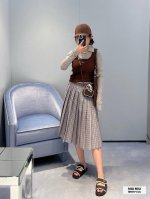 Miumi* 25Ss春夏新款 知识分子格纹半身裙丨独家Yb开发！高版出品！定制色织面料 饰有品牌标识贴饰 网纱拼接蕾丝松紧腰头 穿搭建议露出腰头 百褶廓形下摆