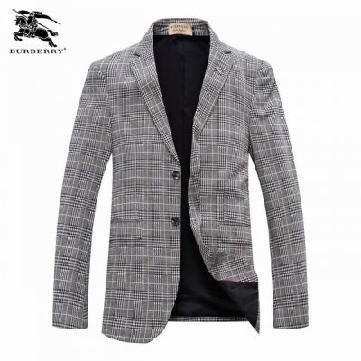 高版本 巴宝莉 2025Ss欧洲专柜主打系列。男士修身西服 ，采用进口高端面料 ，面料超级牛逼上身潇洒大气 ，贵气十足！男神必备码数:M-Xxxl 下单请报身高
