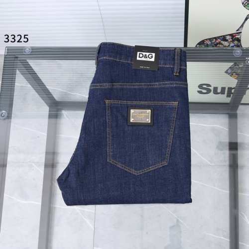 新款小脚牛仔裤 款号：3325# 码数：29-40