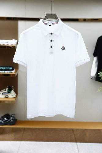蒙口-重磅推荐！2025春夏新品 专柜在售 时尚高端男装Polo-胸前Logo个性时尚 进口顶极高密度丝光珠地，极为亲肤舒适 摸上去非常的细腻，质感很好，凉爽透