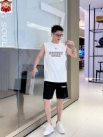 直 品牌 Burberry 巴宝莉 2025春夏季新品背心套装，经典简约款式 任何人都可以轻松驾驶 进口定制丝光棉面料 手软舒适有型 吸汗透气 ，胸前经典品牌字