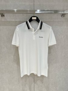 gu 商务休闲通勤款,渠道精品唯美主义的英式裁剪艺术尽显男士魅力风采. 25春夏 专属标识Polo衫短袖T恤 经典的翻领裁剪工艺从未停止.既不单调也不复杂,匠心