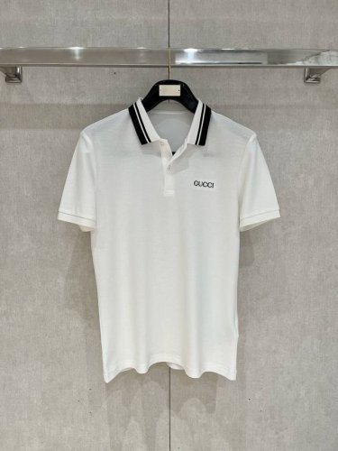gu 商务休闲通勤款,渠道精品唯美主义的英式裁剪艺术尽显男士魅力风采. 25春夏 专属标识Polo衫短袖T恤 经典的翻领裁剪工艺从未停止.既不单调也不复杂,匠心