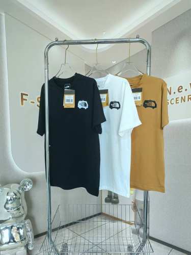 芯片版本 常青款 The North Face 北面城市户外系列 卡通汽车巴士字母趣味图案印花休闲短袖T恤 男女同款情侣款 面料采用210G 40支双纱面料 手