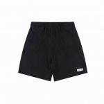 alexander Wang 亚力山大王 小标短裤 无疑是时尚圈的当红小生之一 善于塑造年轻人的心 自由简约的生活方式和顺应潮流的元素深受明星达人的追捧 亚历山