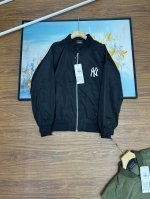 实拍细节图150，品名:Ny大字母棒球服 Mlb纽约洋基队徽后背大印花棒球夹克外套！ 情侣款 男女同款的两色，可以搭配情侣装哦~相信我，一眼看去，这款绝对是你想