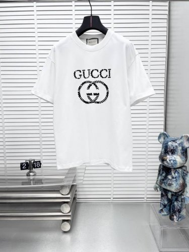 Gucc*25Ss新款经典印花短袖，明星穿搭款，采用双纱纯棉280G，印花工艺，面料颜色定制定染，不缩水不退色。手感舒服，质感超强潮男潮女必备经典落肩阔版型，独