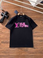 lv 2025夏装新款男女同款短袖T恤，！定制专属纯棉面料，定制原版工艺螺纹，胸前重工字母Logo工艺设计！简约大方，从容百搭，档次极高，完美融入时尚还有风情感