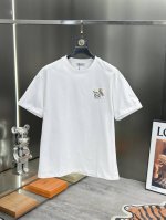 罗意威 2025春夏新款首发专柜最新款短袖圆领T恤 高端订制 设计前卫时尚！品牌Logo重工艺设计 高端定制230克面料.手感柔软.穿着舒适.专柜级别精致车线.