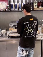 高端 Louis Vuitton 路易威登 25Ss 彩色字母刺绣短袖T恤 黑 重磅克重260G纯棉双纱面料 螺纹定织定染通肩拉条工艺增加衣物清洗寿命 触感舒适