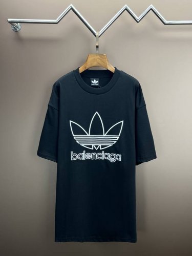 顶级最高版本 B家 巴黎世家 Balenciaga 联名Adidas 阿迪达斯 圆领半袖T恤短袖 男女同款 情侣款 宽松版型 最高版本 原版面料 高版本 高品质