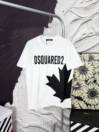 款号Aa4380 D2枫叶大标印花短袖 Dsquared2 专柜同款 采用 G纯棉面料 32支双纱 拿手上非常有质感 立体 大气 夏天百搭好穿 简单大气 采用O