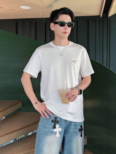 始祖鸟独家专供新款原单男士休闲短袖 高端定制 高版本 时尚百搭爆款进口面料 手感超柔软细腻 穿着亲肤舒适 高端精品 代工厂p精细做工 上身非常赞 男士必备单品