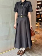 上新 Dio* 迪奥 25Ss新款套装翻领上衣半身裙套装 字母绣花装饰 简约大方 ，黑灰双色 配腰带 颜色：黑色 灰色 码数：Sml S码推荐： 80~100
