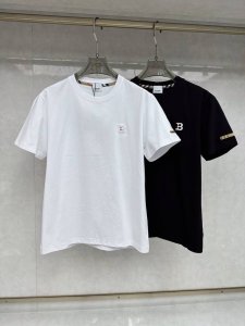 巴宝莉 2025Ss春夏最新款短袖T恤，手感柔软，穿着舒适，做工精细.上身效果无敌帅气，码数 S-2Xl