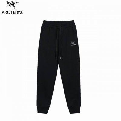arc'teryx 始祖鸟24Fw 刺绣小标长裤 客供定制的进口毛圈棉材质 进口纯棉拉链装饰嵌布 舒适透气 摸着面料质感肉实 肌里感清晰可见 有净重感 全身极致