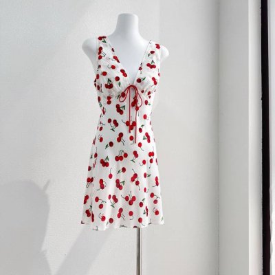 款号：9104 面料: 100%Silk 尺寸：Xs S M L 胸围 腰围 长 Bust Waist Long Xs 82 74 120 S 86 78 12