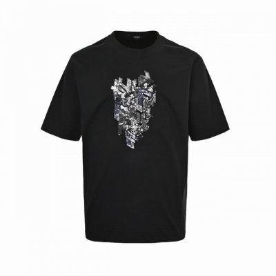 Fendi 芬迪 3D亮片珠片刺绣短袖 专柜7700原版购入，正面定制有3D效果Fendi Block图案多色微型亮片刺绣。 前幅珠片刺绣工艺 定织260G32