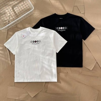 maison Margiela 马吉拉 月食变化印花短袖 875 面料采用280G双纱爽滑棉，双纱的质感加上爽滑手感，面料整体重磅舒适，细节还原原版一比一 设计