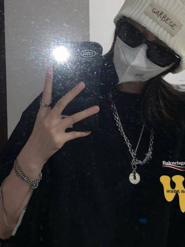 上新 巴黎世家W字母印花短袖T恤 Balenciage 巴黎世家2025新款胸前后背字母印花短袖 超火爆款 各大网红明星纷纷上身 热度超高 面料采用300G高克